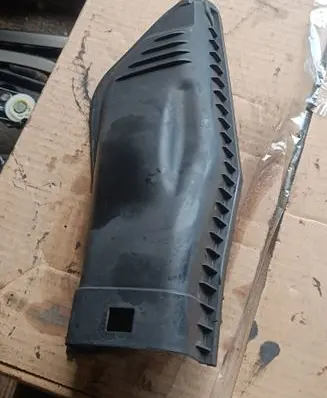 BMW X5 E70 Air filter box cover 1371778910905 13717789109 7789109