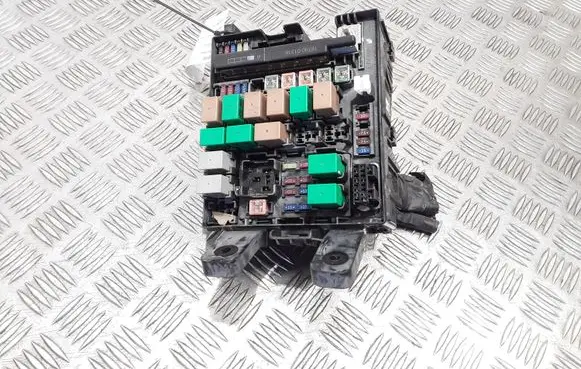 Hyundai ix35 Fuse module 913022Y381 919502S010 1879001316