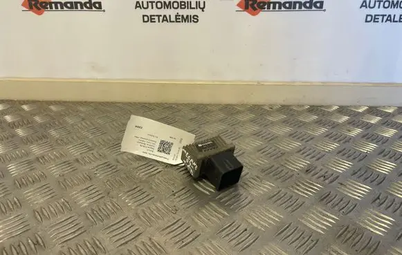 Renault Megane II Glow plug pre-heat relay 9640469680
