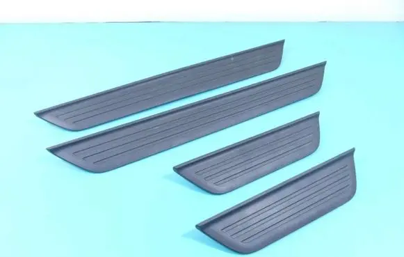 Foot area side trim
