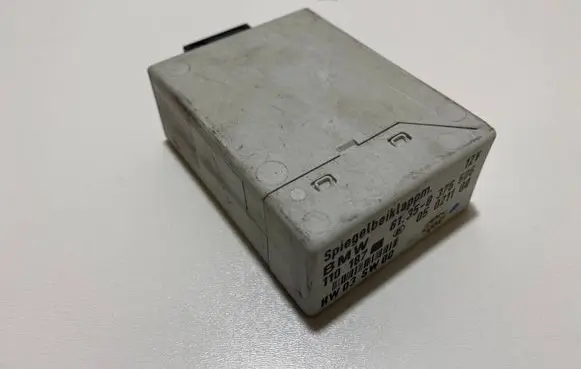 BMW 3 E46 Wing mirror control module 8376506 05021100