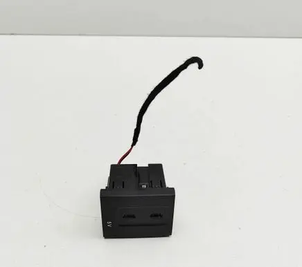 Mercedes-Benz GLB x247 USB socket connector A2478200301