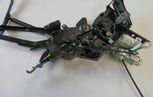 Lexus IS 220D-250-350 Tailgate/trunk/boot hinge 79oiuuyyre