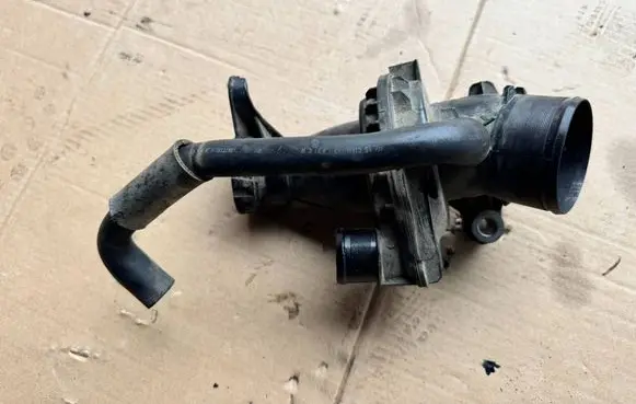 Renault Trafic III (X82) Turbo air intake inlet pipe/hose 165761844R 22274
