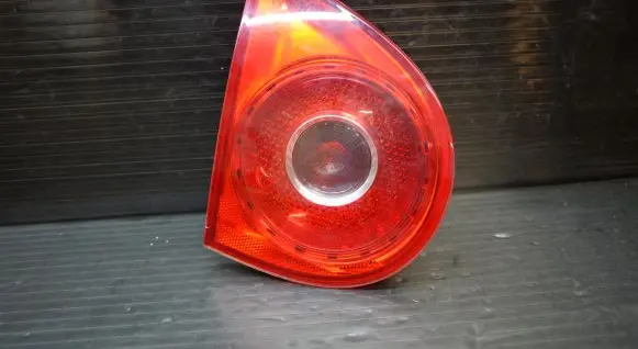 Volkswagen Golf V Tailgate rear/tail lights 1K6945093E