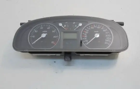 Renault Laguna II Speedometer (instrument cluster) 8200328446