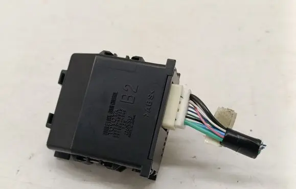 Toyota Yaris XP210 Door central lock control unit/module 85970K0010