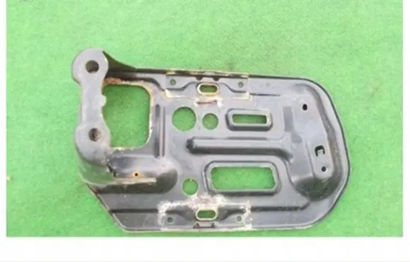 Toyota RAV 4 (XA20) Battery tray 