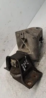 Renault Clio III Engine mount vacuum valve 8200239895