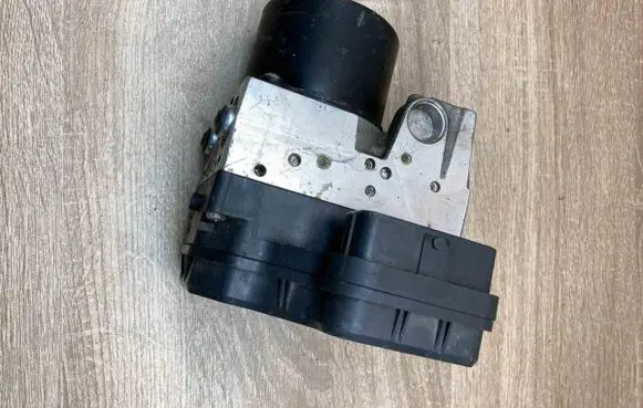 Toyota Corolla E120 E130 ABS Pump 4454042060 8954142180