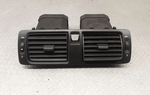 Volvo V50 Dash center air vent grill Y011450