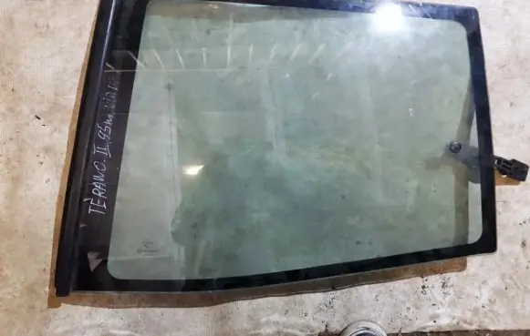 Ford Maverick Rear side window