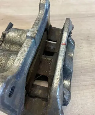 Mitsubishi Outlander Front brake caliper