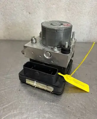 Renault Twingo III Master brake cylinder