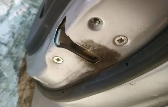 Honda FR-V Front door lock 