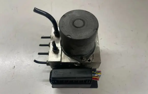 BMW 5 E60 E61 ABS Pump 6777799 6777797