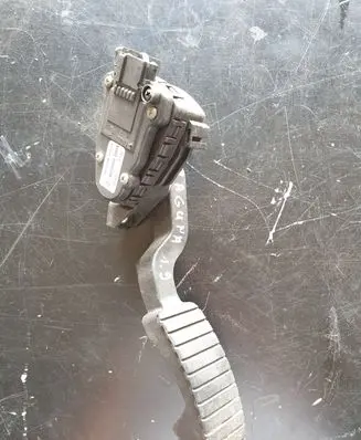 Renault Laguna II Accelerator throttle pedal 8200002904 6PV00811900