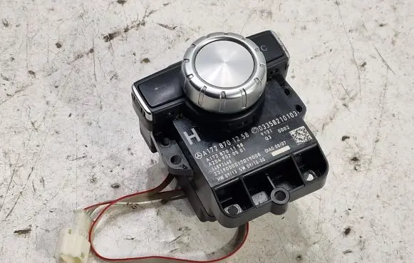 Mercedes-Benz CLS C218 X218 Head unit multimedia control A1728701258 03358210103 A1728701158