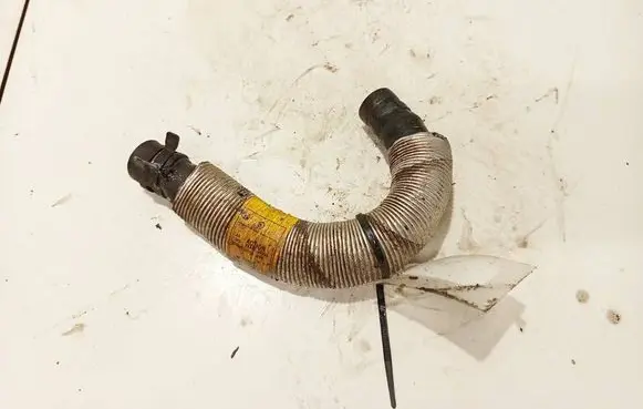 Engine coolant pipe/hose