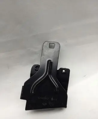 Dacia Dokker Fender mounting bracket 631452390R