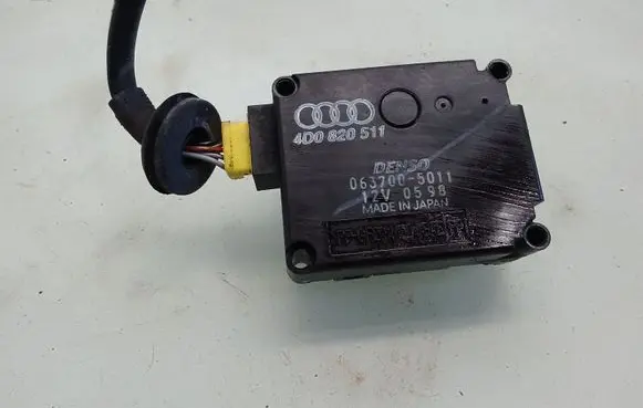 Audi A8 S8 D2 4D Air flap motor/actuator 4D0820511 0637005011