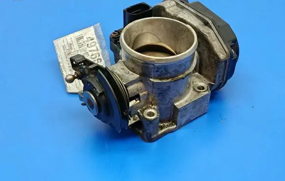 Audi A4 S4 B5 8D Throttle body valve 058133063M