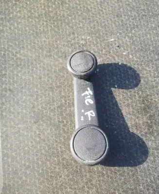 Rear door manual window regulator