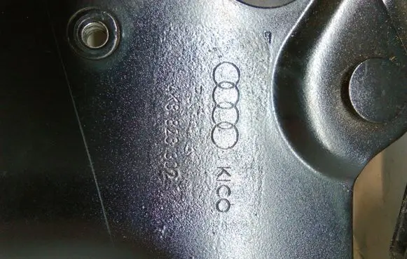 Audi A7 S7 4K8 Engine bonnet/hood hinges 4K8823302