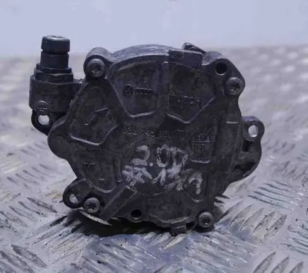 Volkswagen PASSAT B6 Vacuum pump 03L145100