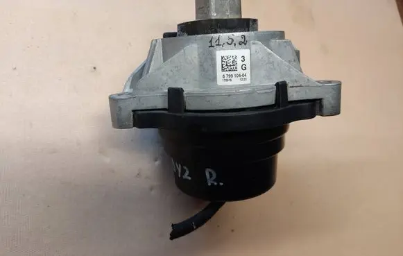 BMW 4 F36 Gran coupe Engine mount bracket 6799104 22116799104