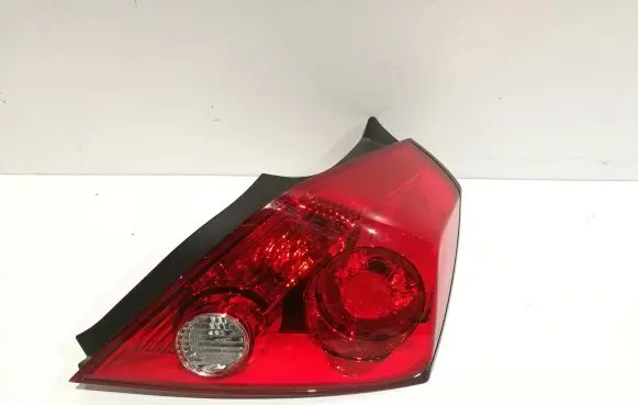 Nissan Altima Rear/tail lights NAL949650