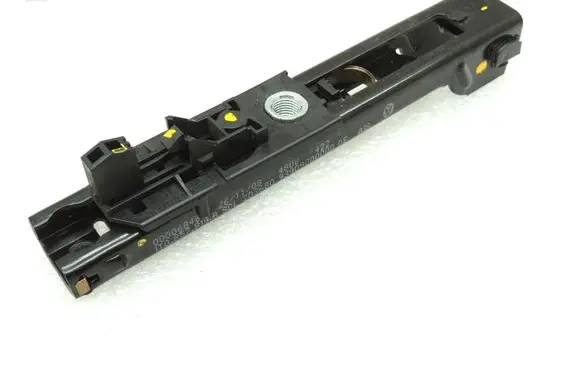 Volkswagen Tiguan Rear seatbelt buckle 1T0857819B