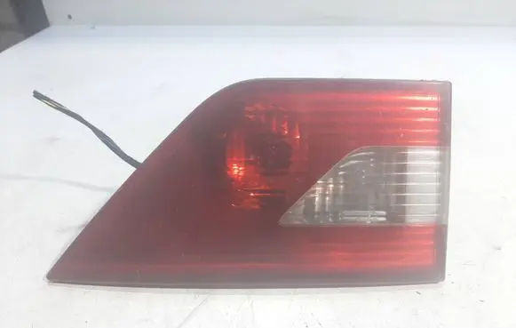 Tailgate rear/tail lights