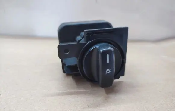 Mercedes-Benz B W245 Light switch 1695451004