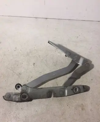 Audi A4 S4 B7 8E 8H Tailgate/trunk/boot hinge 8E5827302C