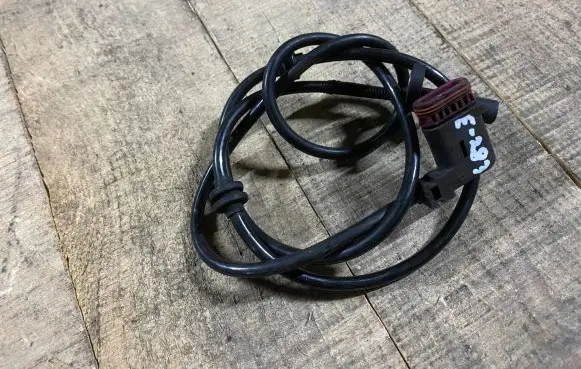 Mercedes-Benz C W204 ABS rear brake sensor a2045400317 2045400317