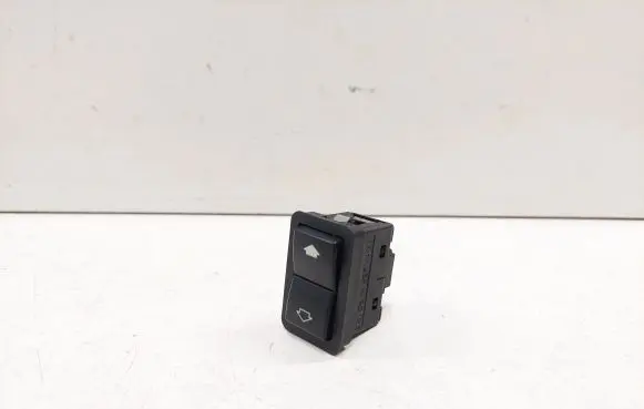 BMW 5 E39 Electric window control switch 8368974