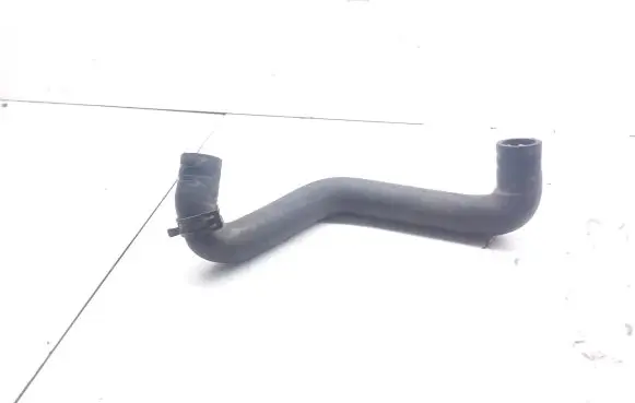 Volkswagen PASSAT B6 Engine coolant pipe/hose
