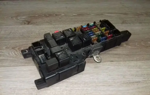 Volvo V70 Fuse box set 518787205 8678449