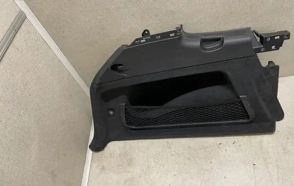 Porsche Cayenne (9PA) Trunk/boot lower side trim panel 7P5867037T