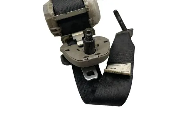 Nissan Navara Rear seatbelt 7P1130