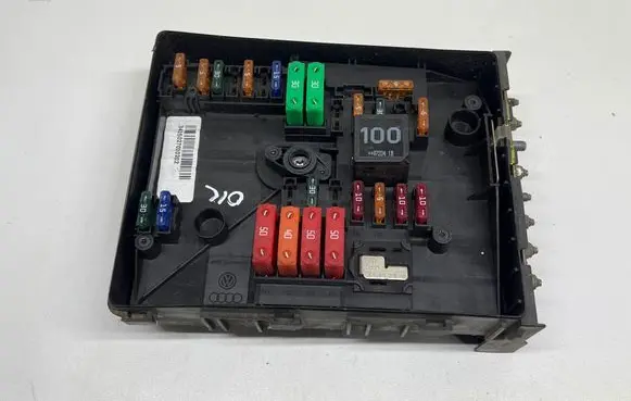 Volkswagen Golf Plus Fuse module 1K0937125A