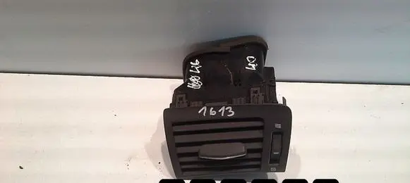Mazda 2 Dash center air vent grill 0080