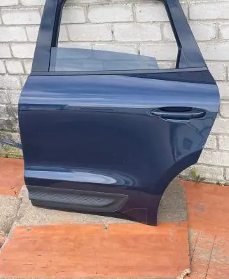 Porsche Macan (95B) Rear door