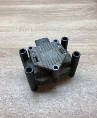 Volkswagen Golf IV High voltage ignition coil 032905108