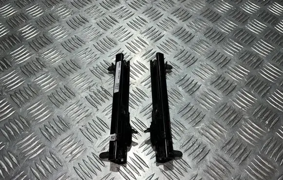 Renault Austral Seat belt adjustment rail PU17428