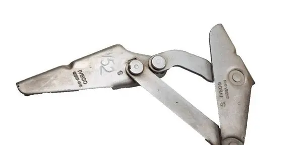 Iveco Daily 4th gen Engine bonnet/hood hinges 56087046