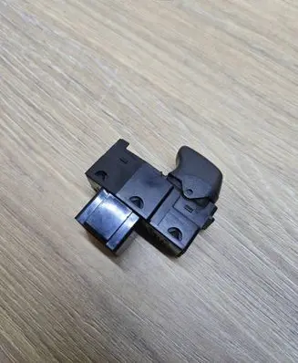 Volvo XC90 Electric window control switch 30658696 03120700 5586N3RUA