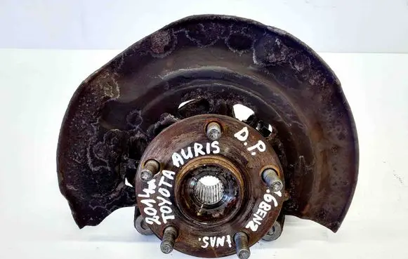 Front wheel hub