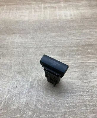 Passenger airbag on/off switch